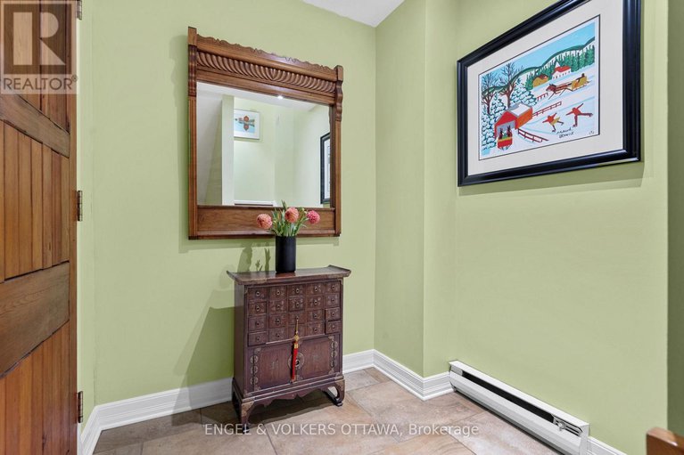28953210/4-74-somerset-street-w/ottawa-centregolden-triangle/ottawa/ontario/K2P0H5_3
