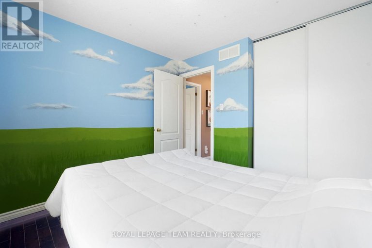 29650205/29-apple-creek-crescent/emerald-meadowstrailwest/ottawa/ontario/K2M2N3_29