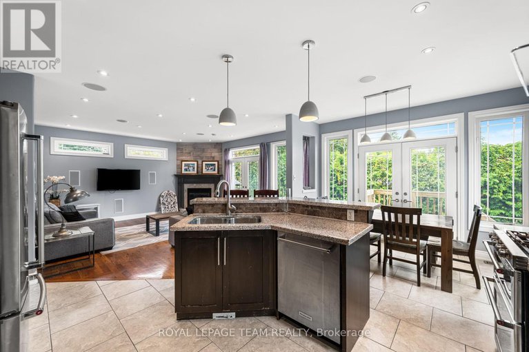 28807966/49-savuto-way/meadowlandscrestview/ottawa/ontario/K2G2T2_20
