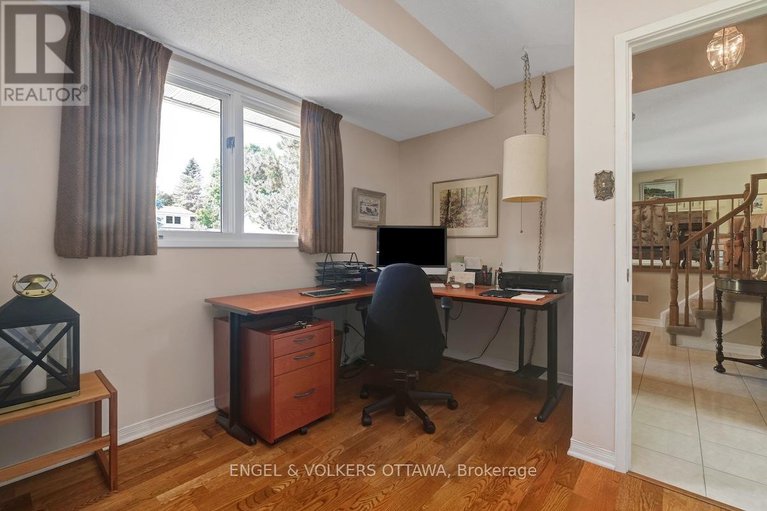 28812016/15-dickson-street/bruce-farmgraham-parkqualicumbellands/ottawa/ontario/K2H7H6_29