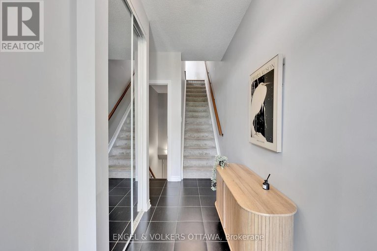 28659371/262-pembina-private/riverside-southgloucester-glen/ottawa/ontario/K4M0E2_3
