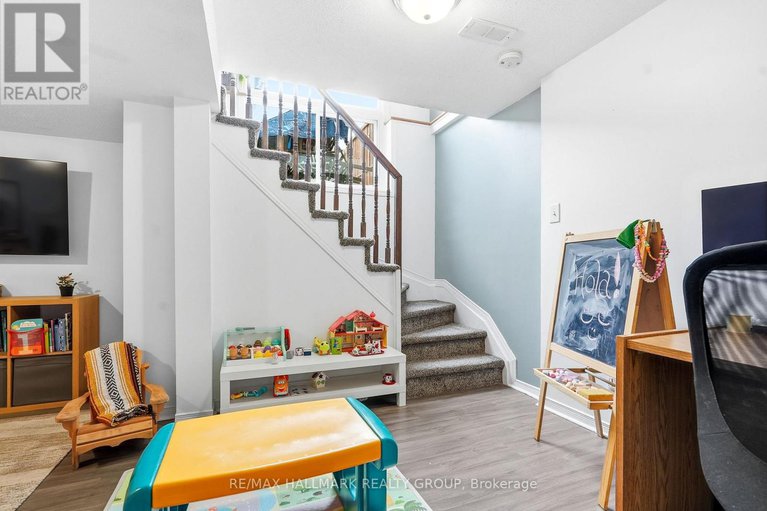 29236734/480-wincanton-drive/chatelaine-village/ottawa/ontario/K4A3Y1_26