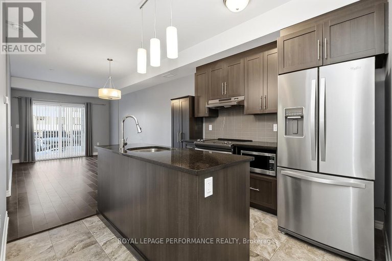 29446146/116-120-prestige-circle/chatelaine-village/ottawa/ontario/K4A1B4_16