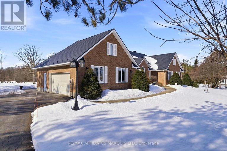 29425027/5650-pinestone-drive/south-glengarry-charlottenburgh-twp/south-glengarry/ontario/K0C2J0_2