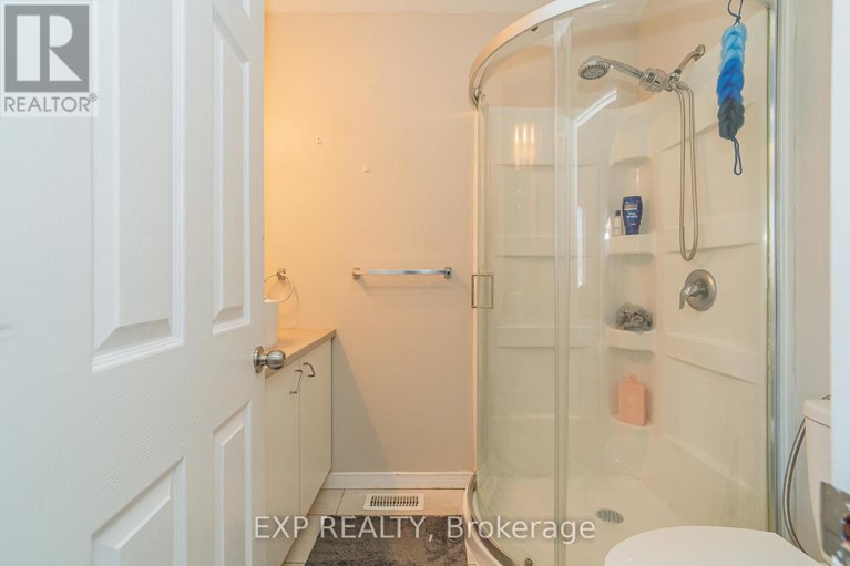 28560587/1089-ballantyne-drive/fallingbrookgardenway-south/ottawa/ontario/K4A4C6_15