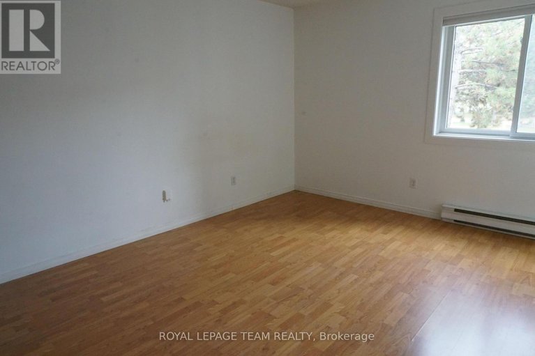 29211838/217-316-lorry-greenberg-drive/hunt-club-parkgreenboro/ottawa/ontario/K1T2P4_6