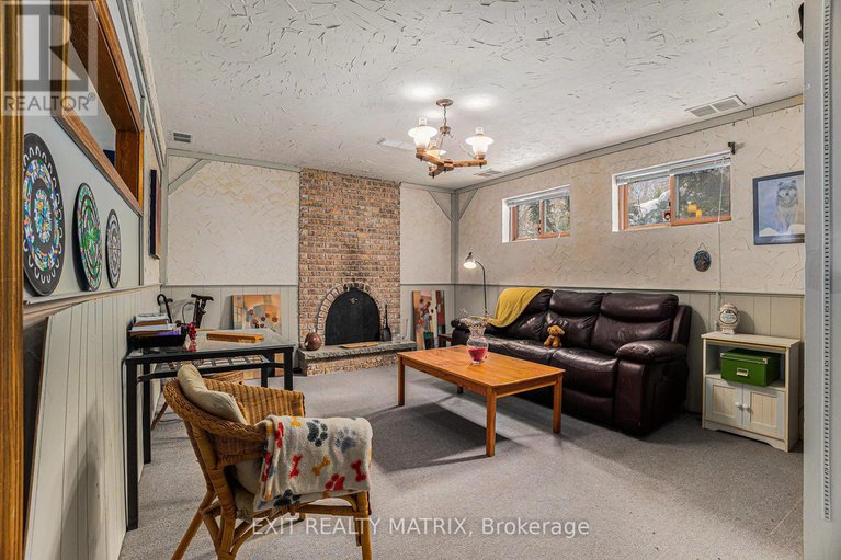 28375074/2535-third-street/cumberland-village/ottawa/ontario/K4C1C6_13