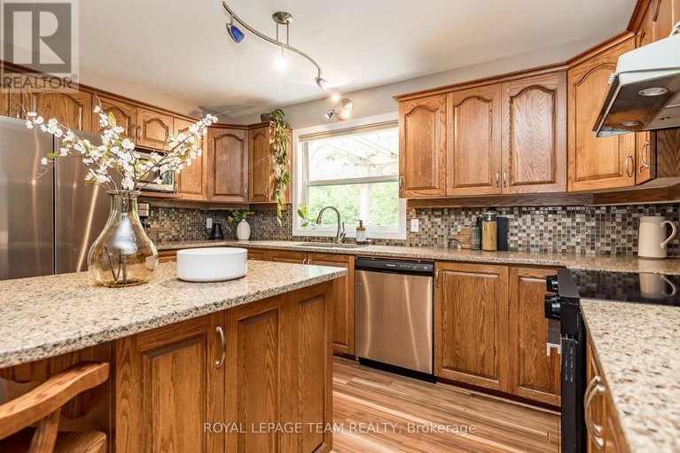28578922/3066-mcgovern-road/north-grenville-twp-kemptville-south/north-grenville/ontario/K0G1J0_11