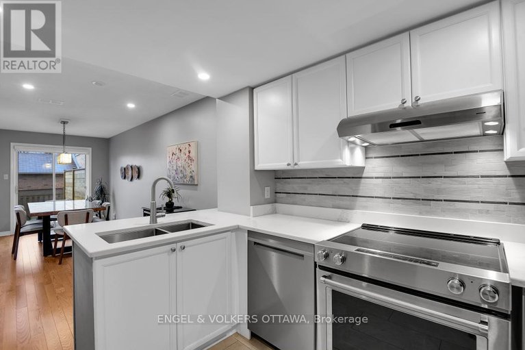 29613814/1-maurya-court/hunt-club-park/ottawa/ontario/K1G5S2_13