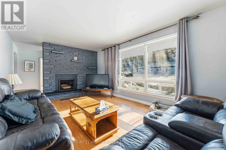 29369223/1705-old-montreal-road/camelot/ottawa/ontario/K4C1G7_7