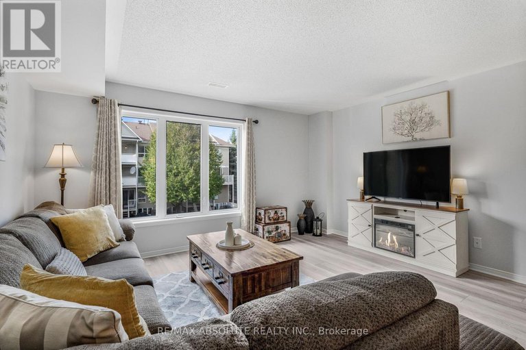 28983666/32-bonfield-private/avalon-east/ottawa/ontario/K4A5E4_16