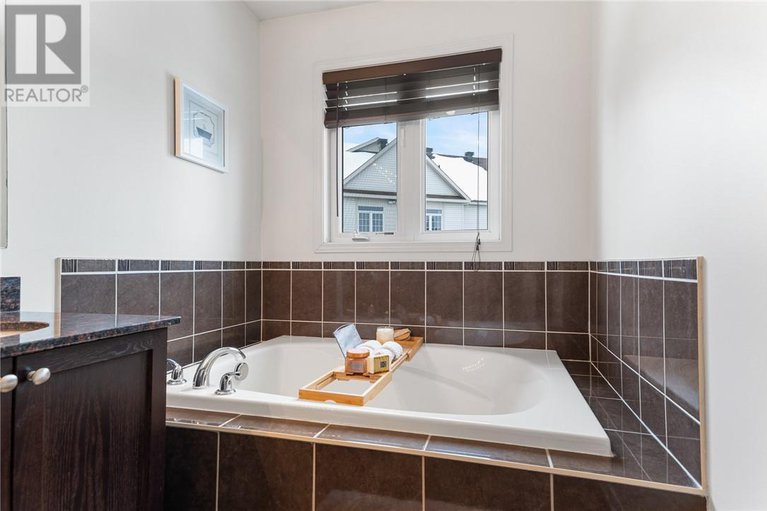 29102957/202-arrita-street/ottawa/ontario/K2S0J7_38