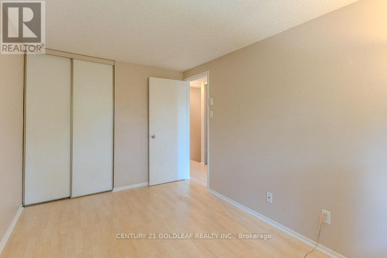 28602194/1342-cedarcroft-crescent/pineview/ottawa/ontario/K1B5C8_22