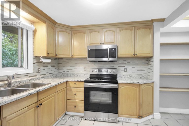 28901936/360-woodfield-drive/tanglewood/ottawa/ontario/K2G3W9_12