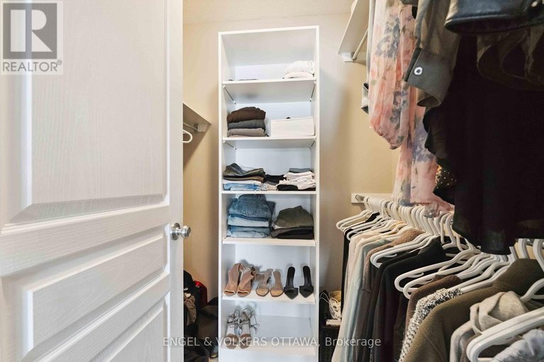 28594229/741-morningstar-way/mer-bleuebradley-estatesanderson-park/ottawa/ontario/K1W0G6_24