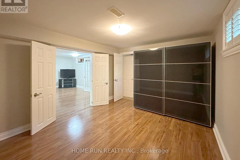 29592563/35-blue-heron-court/rockcliffe/ottawa/ontario/K1L8J7_41