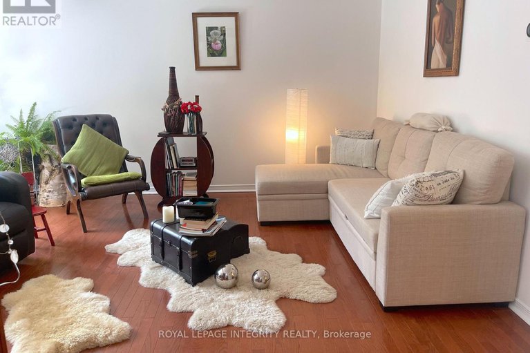 28271638/1471-bryson-lane/sawmill-creektimbermill/ottawa/ontario/K1T2T7_5