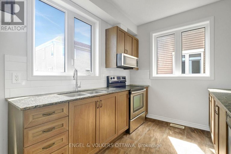 29609510/305-lamarche-avenue/orleans-village/ottawa/ontario/K1W0M6_13