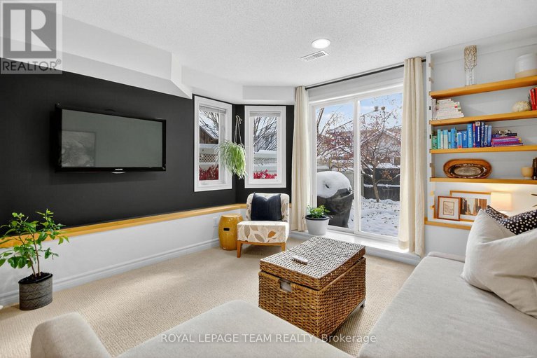 29098547/293-waymark-crescent/bridlewood/ottawa/ontario/K2M0A5_31