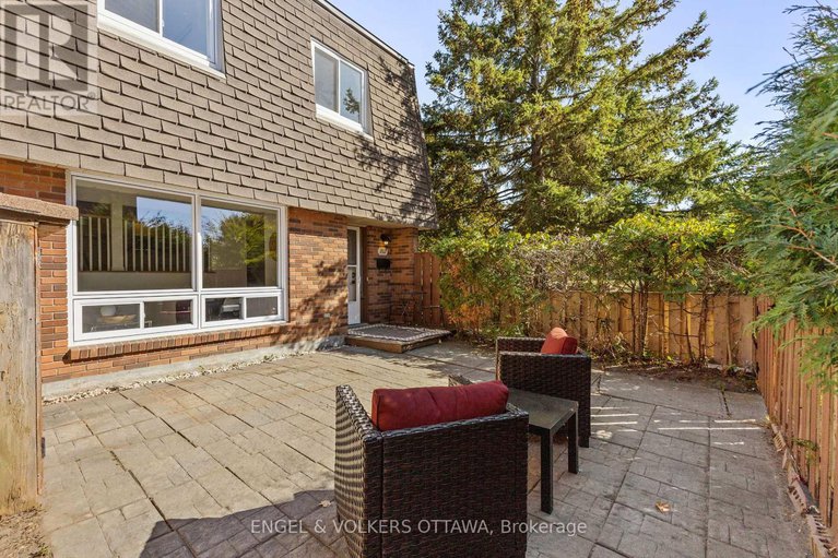 28900181/202-royalton-private/hunt-club-woods/ottawa/ontario/K1V9S3_28