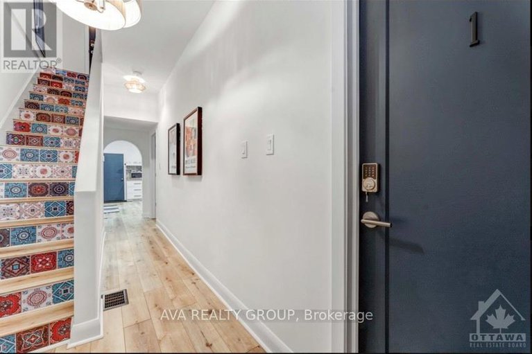 27250107/237-nepean-street/downtown/ottawa/ontario/K2P0B7_2