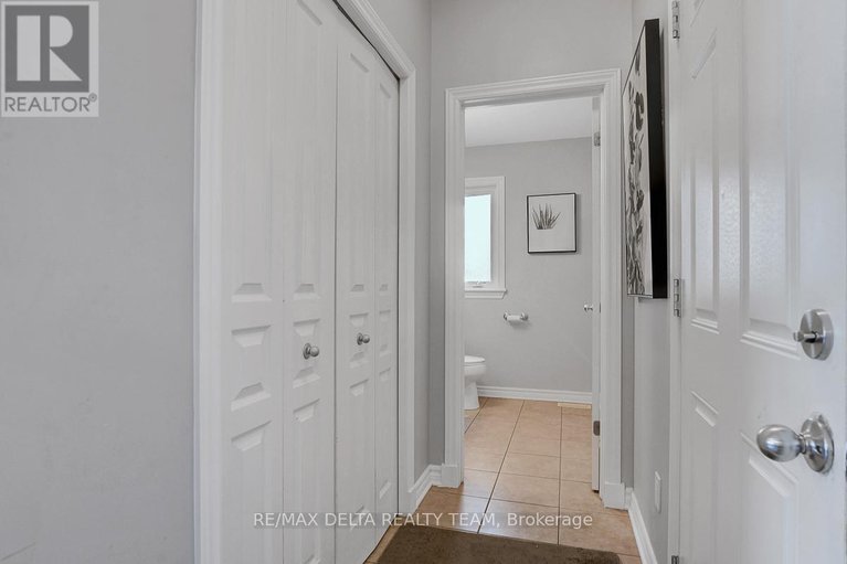 28863852/1916-montmere-avenue/notting-hillsummerside/ottawa/ontario/K4A0E7_18