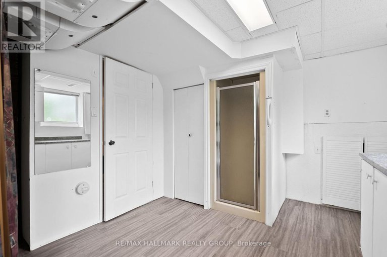 28581725/2143-hubbard-crescent/beacon-hill-north/ottawa/ontario/K1J6L3_23