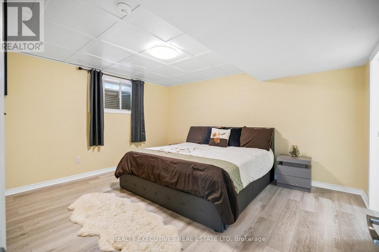 29266311/90-magnolia-way/north-grenville-twp-kemptville-south/north-grenville/ontario/K0G1J0_29