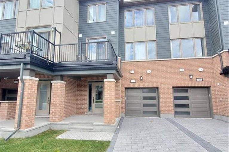 28490500/317-squadron-crescent/cfb-rockcliffe-and-area/ottawa/ontario/K1K4Z4_2