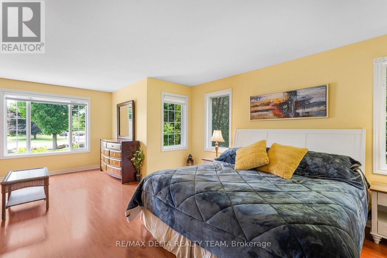 28499288/1147-fieldown-street/cumberland-ridge/ottawa/ontario/K4C1R7_17
