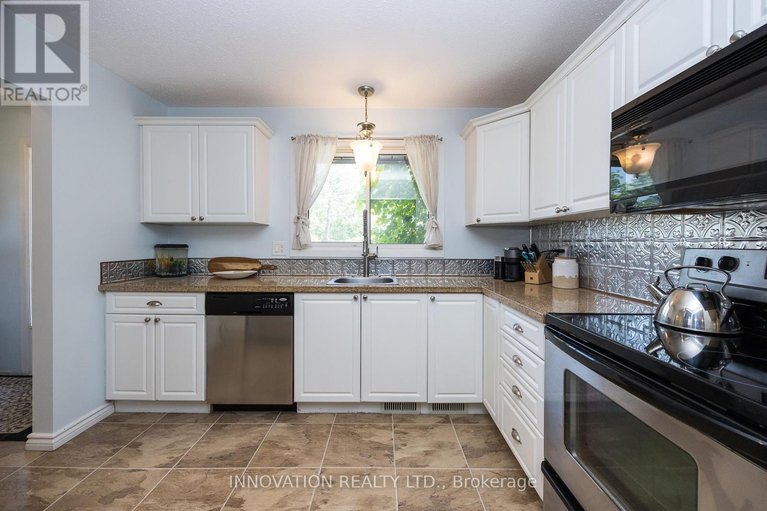 28478550/44-35-bering-court/katimavik/ottawa/ontario/K2L2B8_8