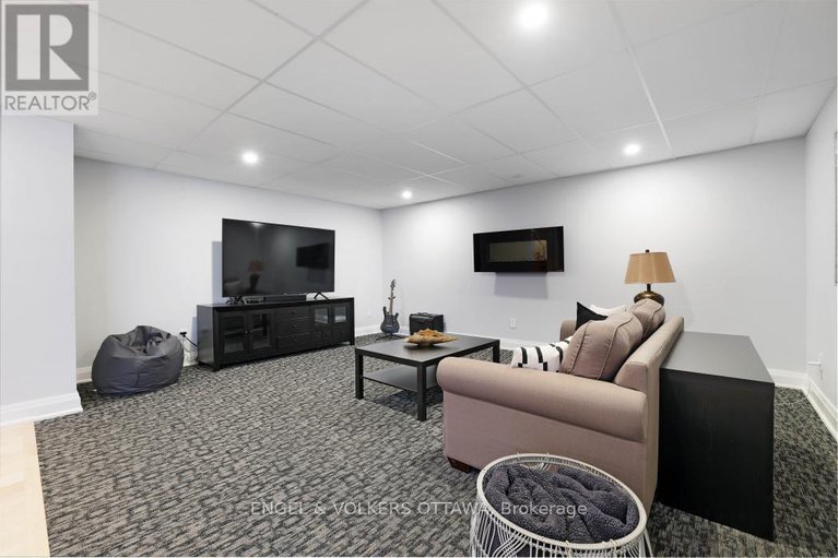 29037688/1296-bankfield-road/manotick-village-manotick-estates/ottawa/ontario/K4M1C4_37