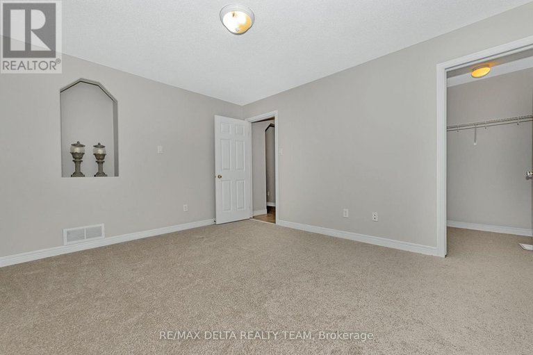 28569379/5-bentgrass-green/stonebridge/ottawa/ontario/K2J4Y1_31