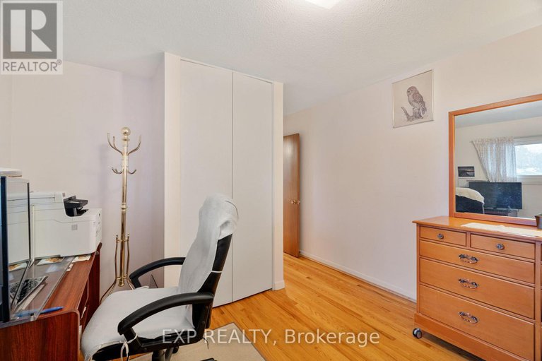 29114115/1233-meadowlands-drive-e/city-viewskylinefisher-heightsparkwood-hills/ottawa/ontario/K2E6K2_26