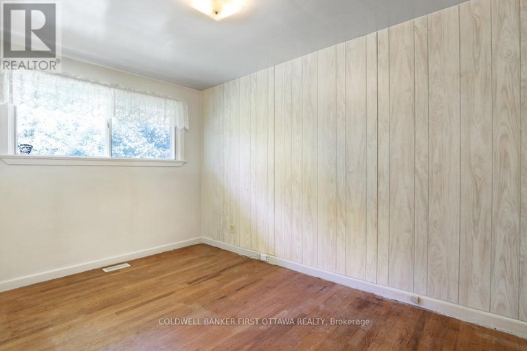 28655520/2133-westbourne-avenue/mckellar-heightsglabar-park/ottawa/ontario/K2A1N3_24