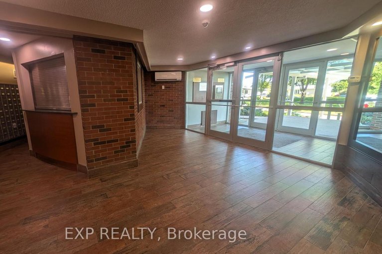28890063/518-20-chesterton-drive/borden-farmstewart-farmcarleton-heightsparkwood-hills/ottawa/ontario/K2E6Z7_45