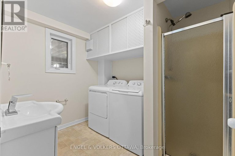 28573649/1129-chimney-hill-way/beacon-hill-south/ottawa/ontario/K1J8Z7_4