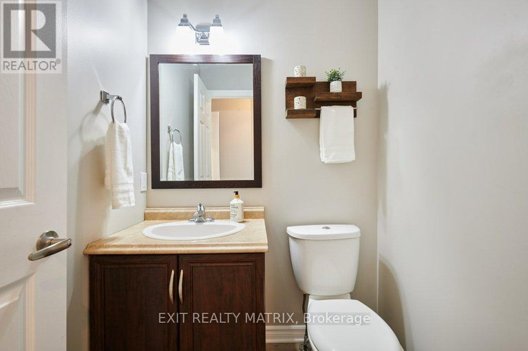 28473522/842-apple-lane/cumberland-ridge/ottawa/ontario/K4C1C1_13