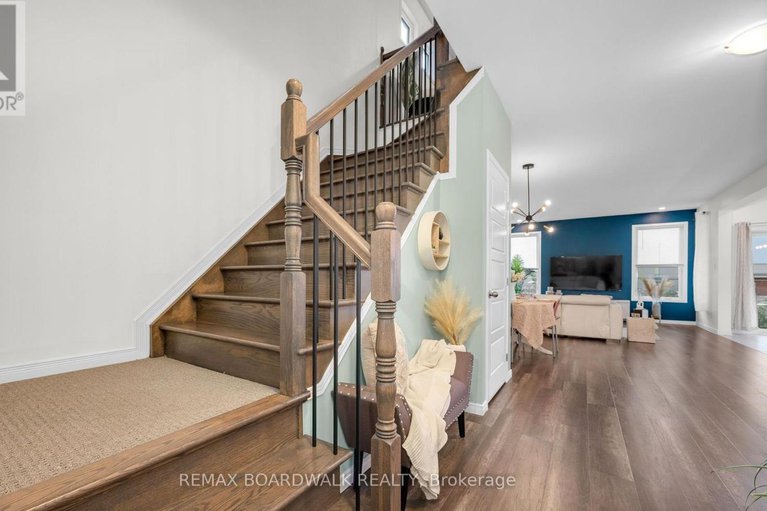 29379642/302-haliburton-heights/emerald-meadowstrailwest/ottawa/ontario/K2S1S3_30