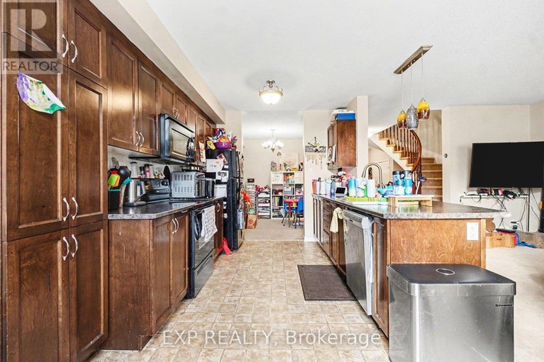 29298211/735-regiment-avenue/emerald-meadowstrailwest/ottawa/ontario/K2M0E6_8