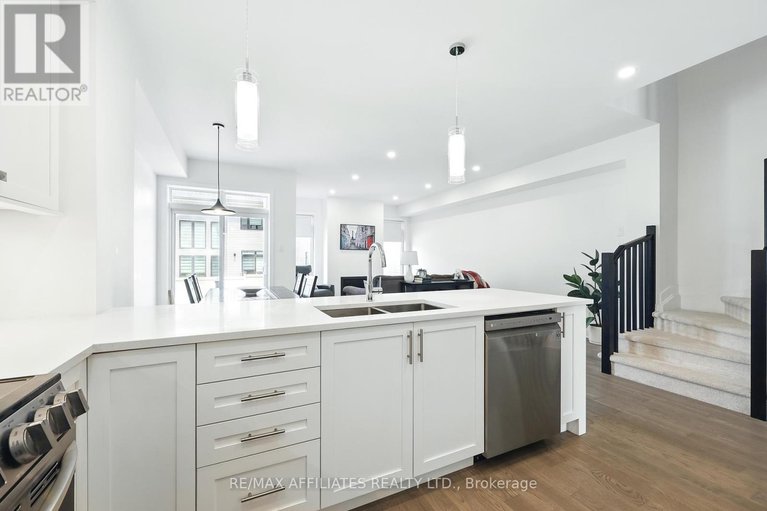 28460432/966-acoustic-way/riverside-southgloucester-glen/ottawa/ontario/K4M0R1_6