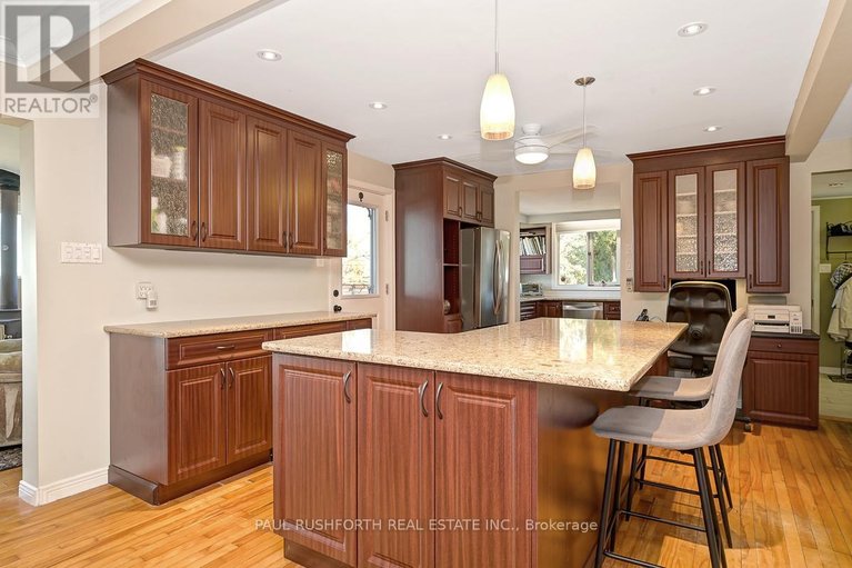 29613584/1565-lilac-lane/camelot/ottawa/ontario/K4C1C4_16