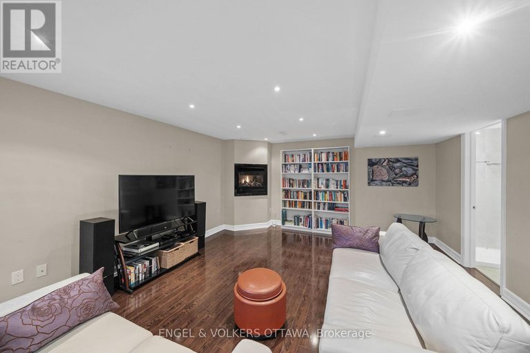 29623867/566-erinwoods-circle/stonebridge/ottawa/ontario/K2J5M8_31