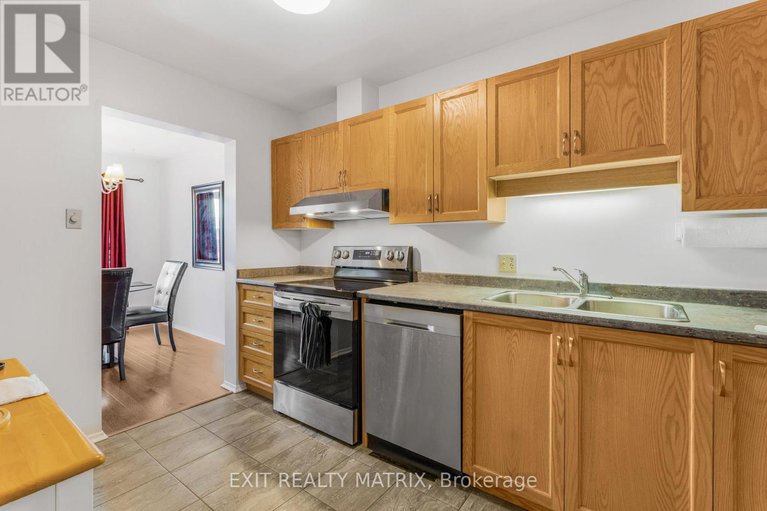 29047468/26-42-oakhaven-private/overbrookcastle-heights/ottawa/ontario/K1K4K1_10