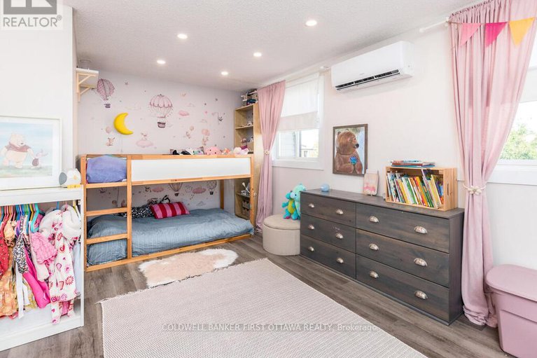 28873248/5c-woodvale-green/craig-henrywoodvale/ottawa/ontario/K2G4G9_18
