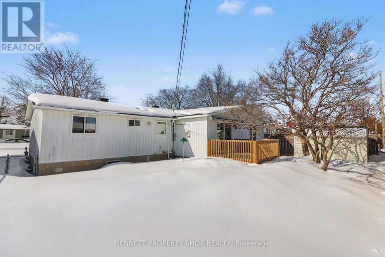 29401594/1503-blackheath-street/bilberry-creekqueenswood-heights/ottawa/ontario/K1E1K6_20