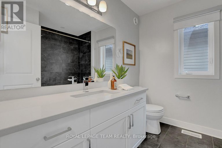 29433481/749-brian-good-avenue/riverside-southgloucester-glen/ottawa/ontario/K4M0E3_41