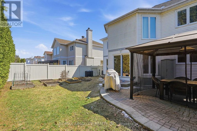 29579178/759-montcrest-drive/fallingbrookridgemount/ottawa/ontario/K4A2N1_36