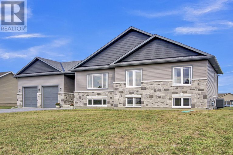 29034500/218-owen-lucas-street/mcnabbraeside-twps/mcnabbraeside/ontario/K7S3G8_2