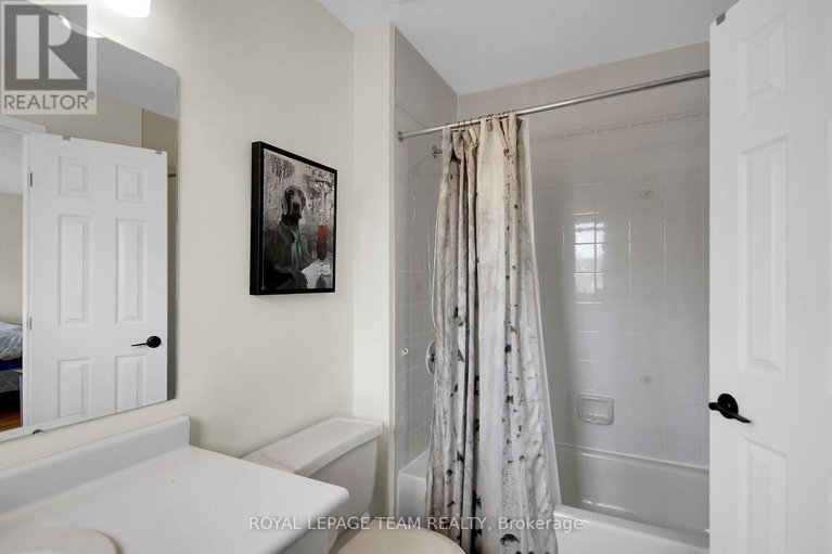 28518237/102-longshire-circle/longfields/ottawa/ontario/K2J4K8_30